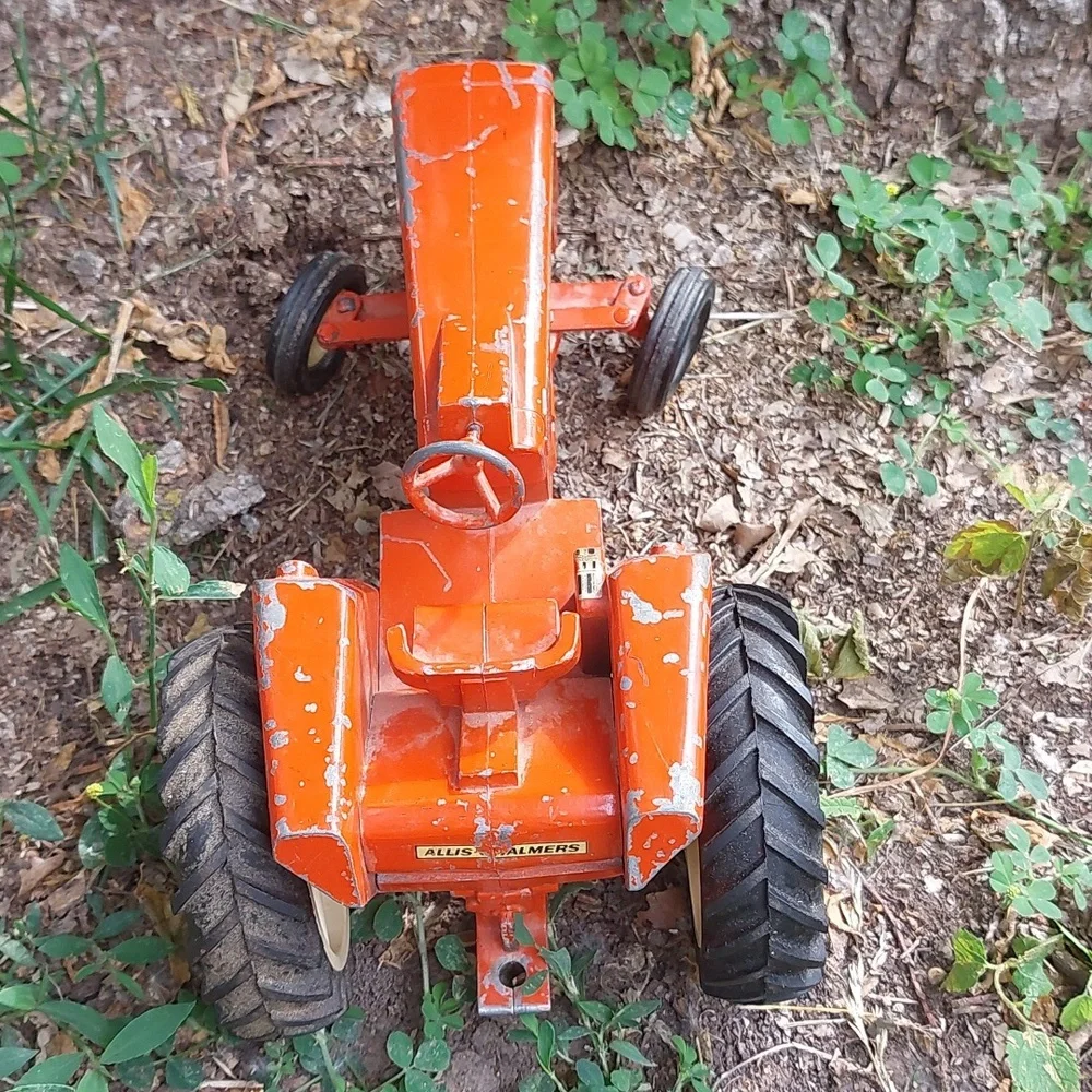 Allis-Chalmers Vintage Toy Tractor - Picture 2 of 6